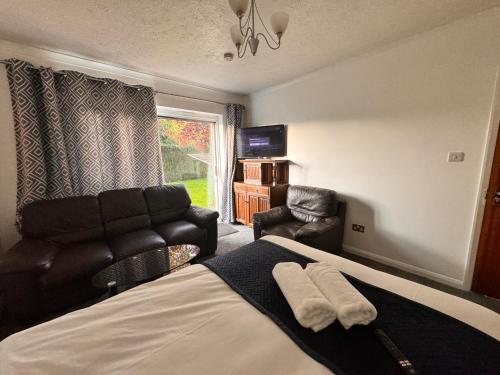 high trees gatwick guest house