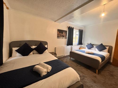 high trees gatwick guest house