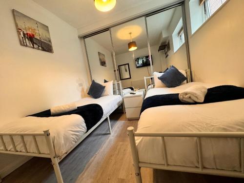 high trees gatwick guest house