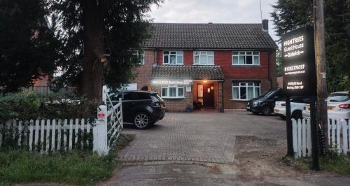 high trees gatwick guest house