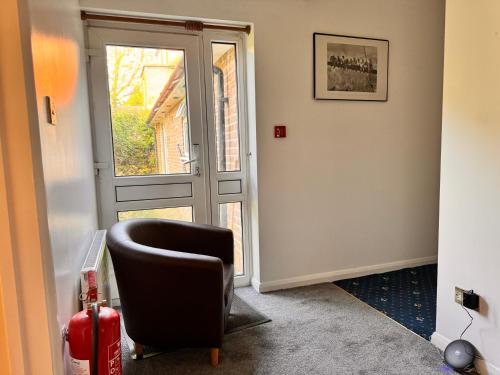 high trees gatwick guest house