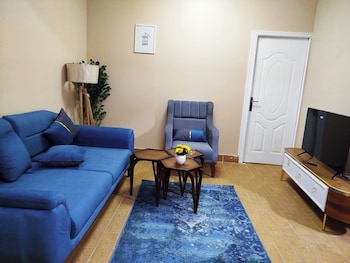 Moon Homes,55 Noubar St,3 star
