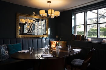 The Crown Inn At Burnham Beeches,,4 star