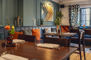 The Crown Inn At Burnham Beeches,,4 star