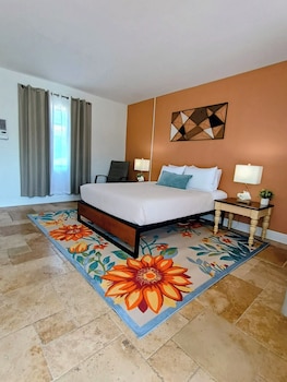 Bonsai - A Modern Motor Court,3880 U.S. 1,2 star