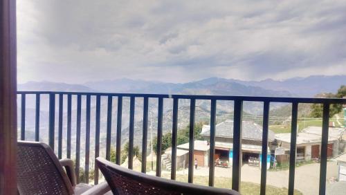 Snow Mount View,,2 star