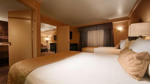 hotel d lins ontario airport