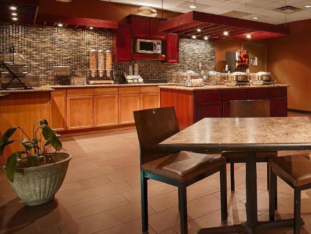 hotel d lins ontario airport