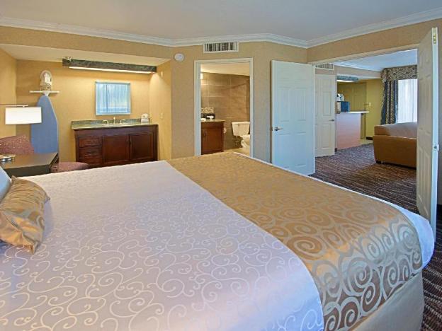 hotel d lins ontario airport
