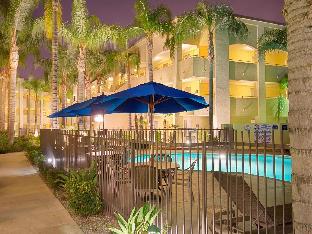 hotel d lins ontario airport