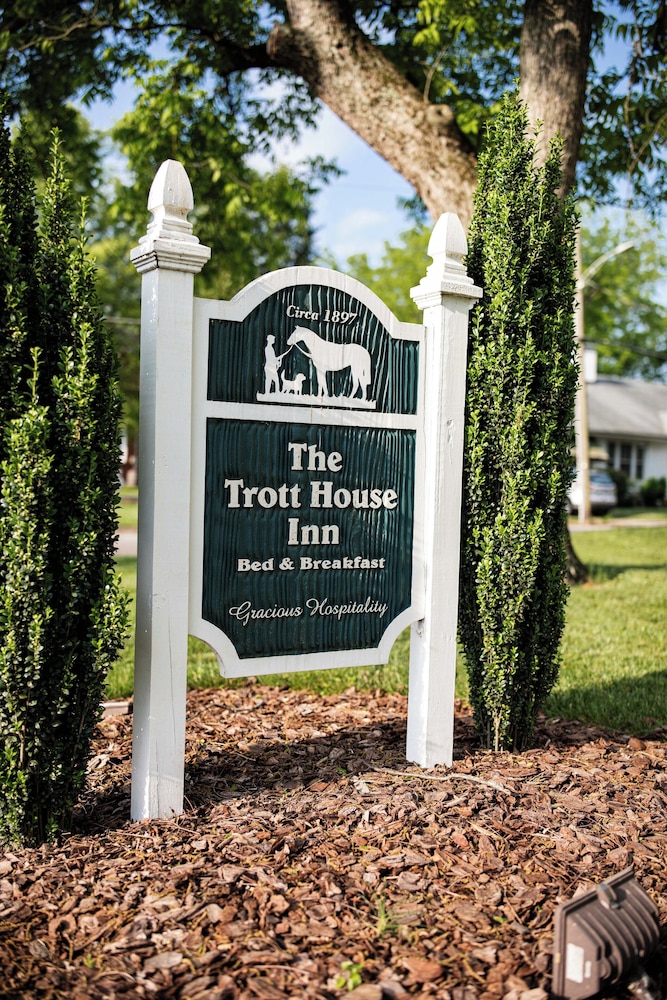 the trott house inn