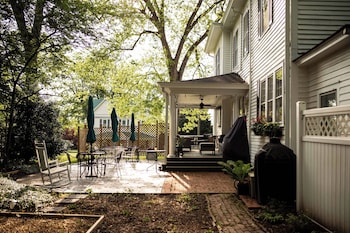 the trott house inn