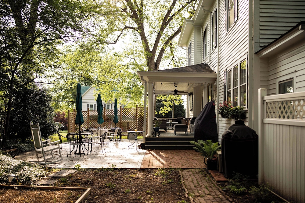 the trott house inn