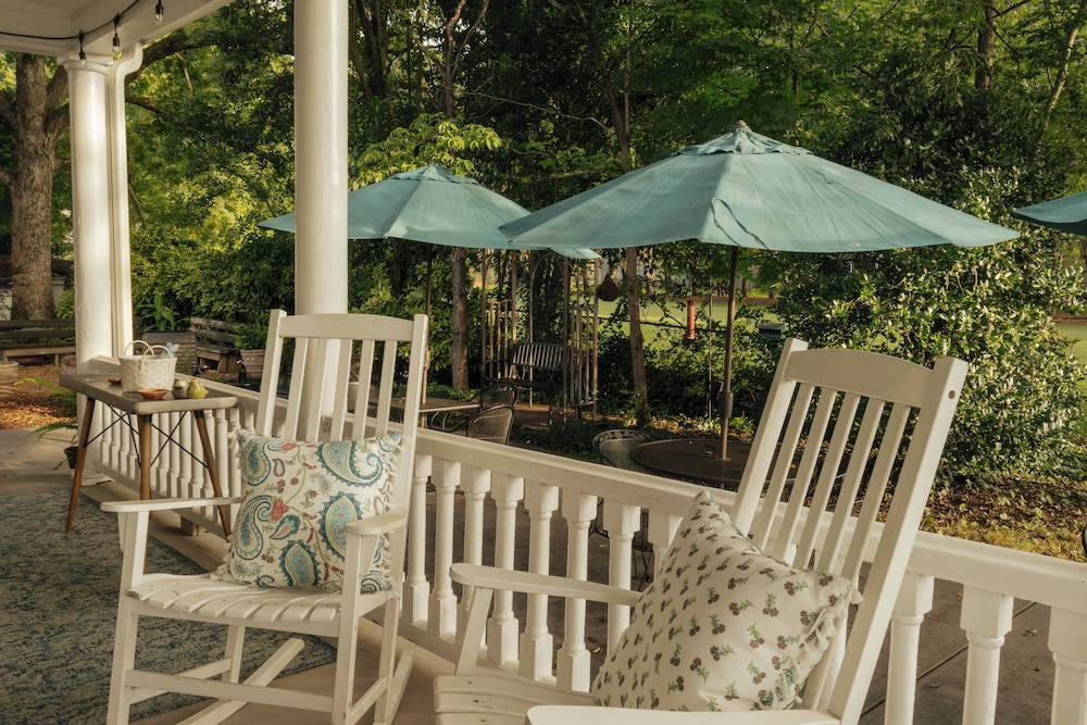 the trott house inn