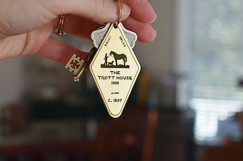 The Trott House Inn,802 N Main Ave,4 star