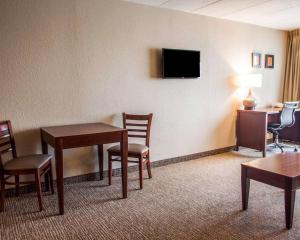 Quality Inn & Suites Orland Park - Chicago,Illinois>>Chicago,3 star