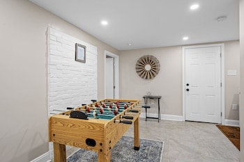 Tudor Place,1004 Pembroke Ave,4 star