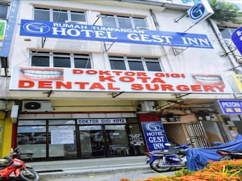 Hotel O Gest Inn,,2 star