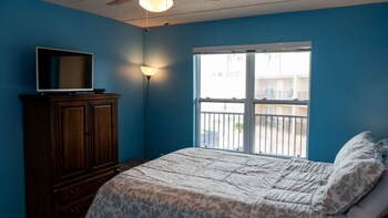 Surfside I #304 2 Bedroom Condo By Redawning,115 East Coronado Drive,3 star