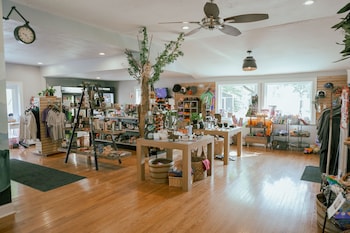 Emberglow Outdoor Resort,95 Pinewood Trail,2 star