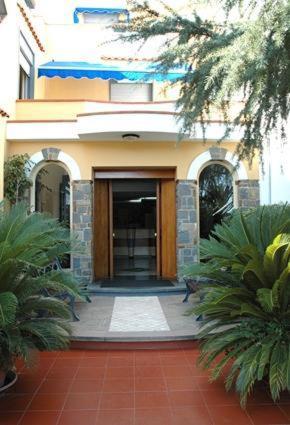 hotel seven residence