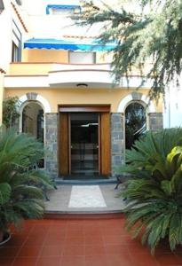 hotel seven residence
