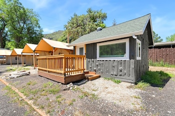 Riverside Colorado,9940 Poudre Canyon Rd,3 star