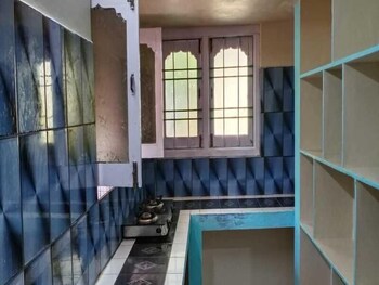 chandrika guest house