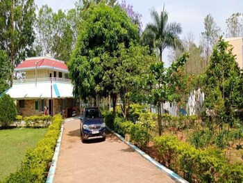 chandrika guest house