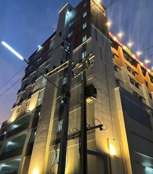 At Samutsakorn Suansom,,4 star