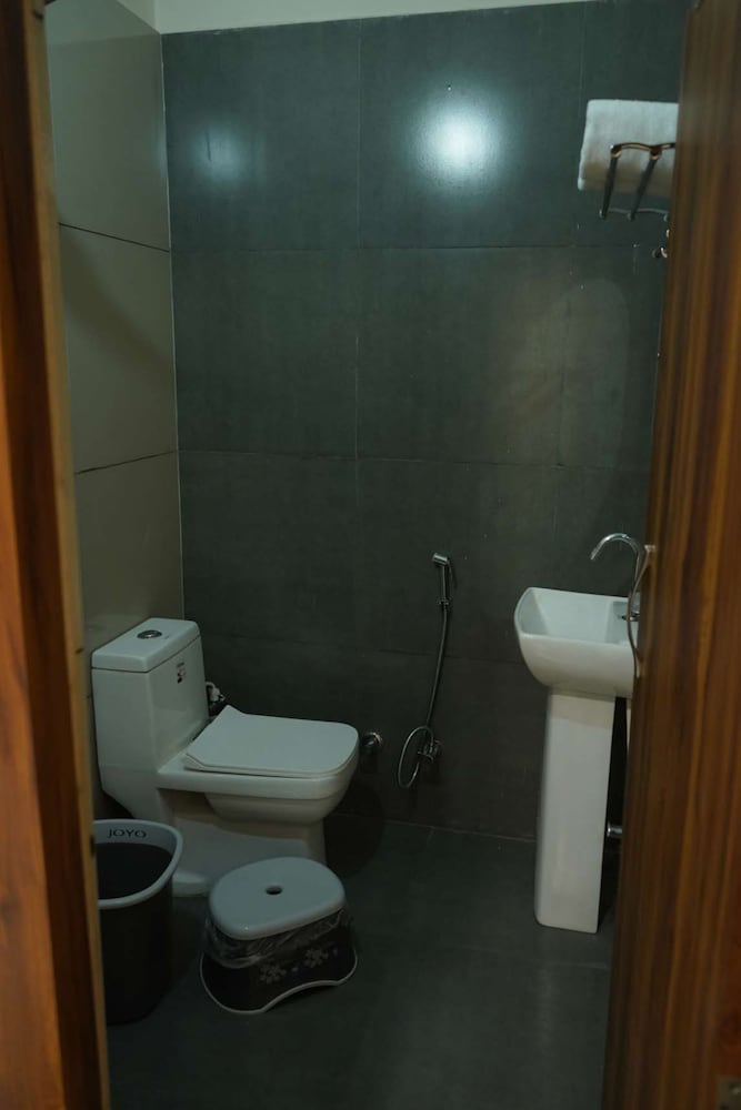 maharaja hotel and restaurant