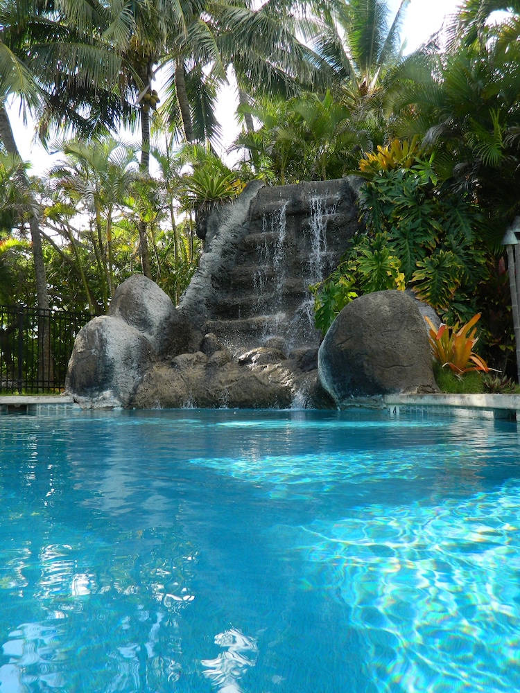 hotel coral reef