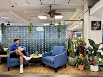 Central Ymca Residences,401 Atkinson Dr,2 star
