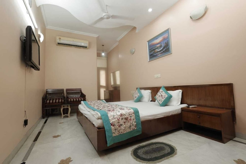 room in bandb bed and breakfast cum home stay