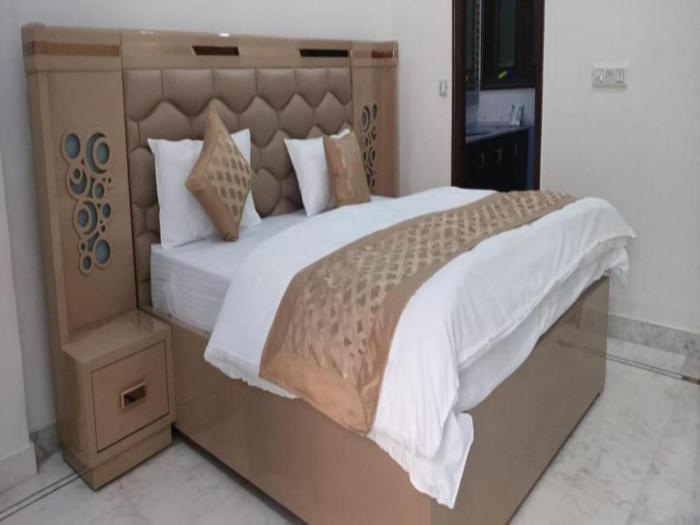 room in bandb bed and breakfast cum home stay