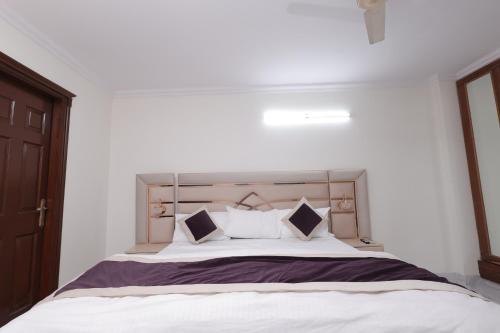 Room In B&B - Bed And Breakfast Cum Home Stay,,2 star
