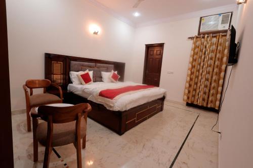 room in bandb bed and breakfast cum home stay