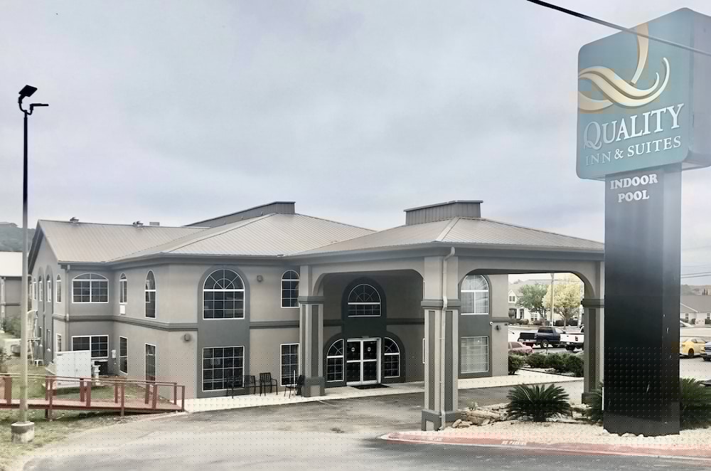 quality inn and suites
