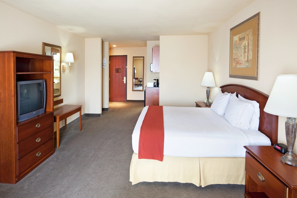 holiday inn express hotel and suites kerrville by ihg