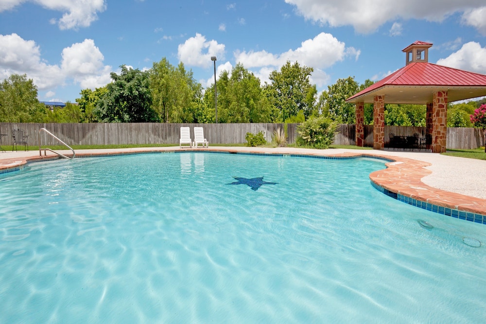 holiday inn express hotel and suites kerrville by ihg