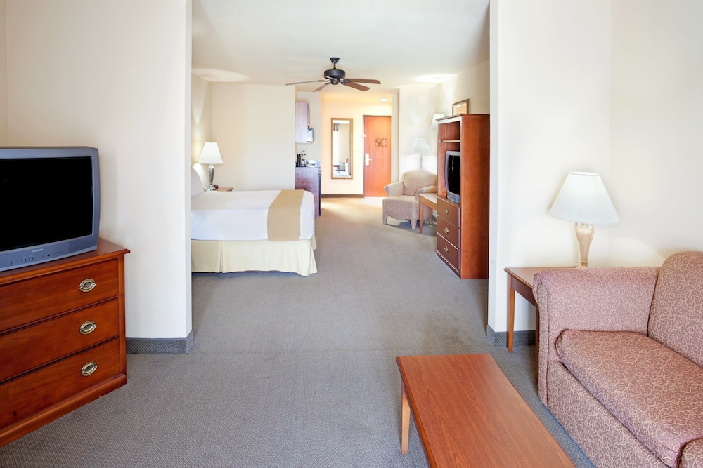 holiday inn express hotel and suites kerrville by ihg