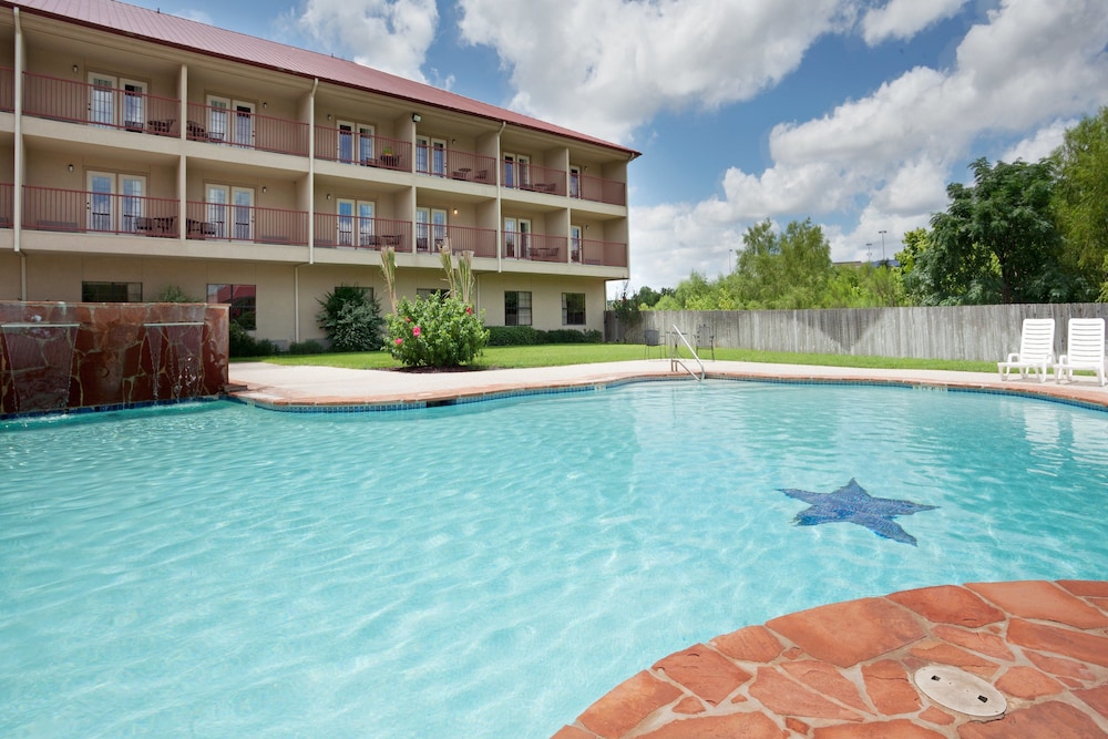 holiday inn express hotel and suites kerrville by ihg