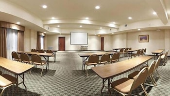holiday inn express hotel and suites kerrville by ihg
