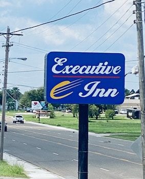 executive inn kingsville