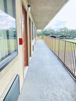 executive inn kingsville