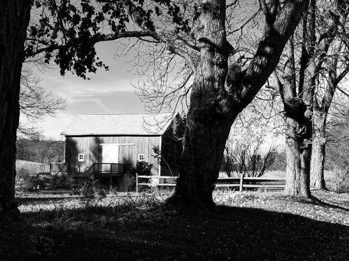 inn between the lakes