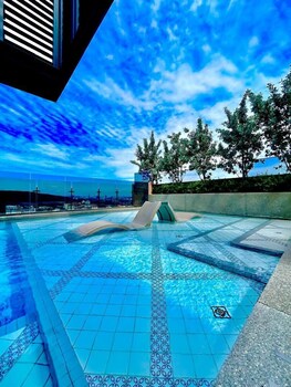 mossaz mana mana suites kuala lumpur