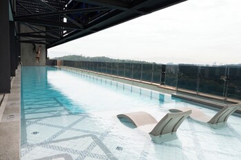 mossaz mana mana suites kuala lumpur