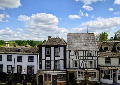 Davenford Burford,High St,2 star