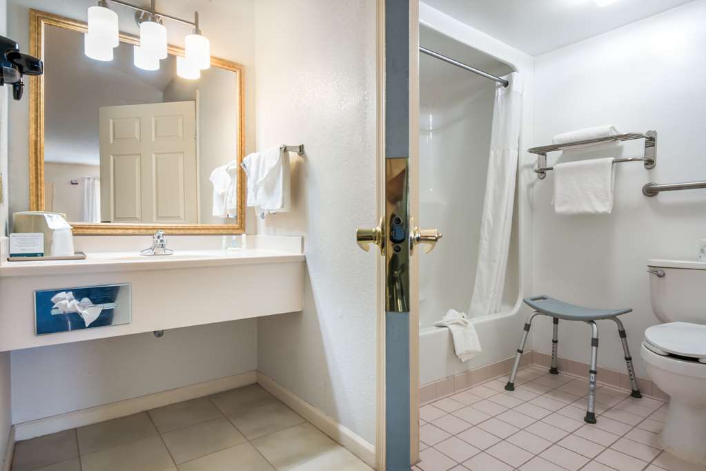 quality inn little creek